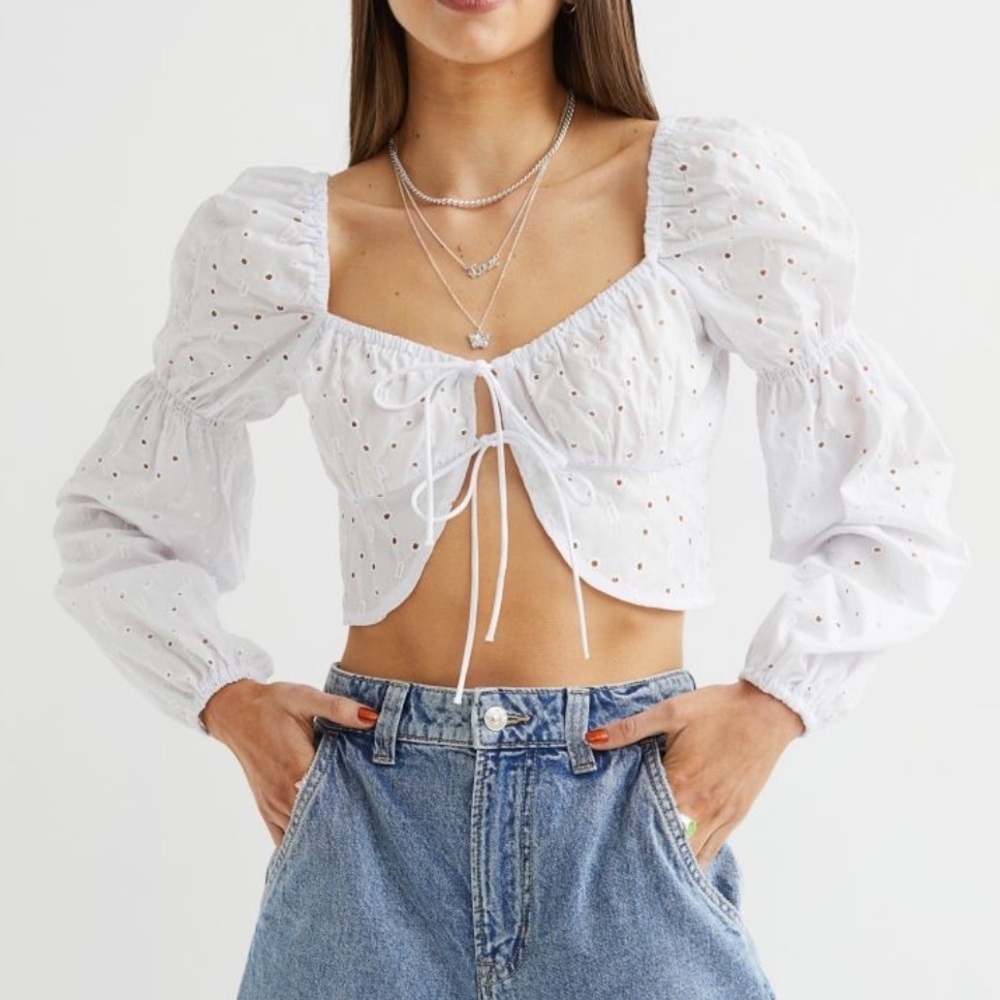 H&M Romantic Cropped Long Sleeve White Top Size Large